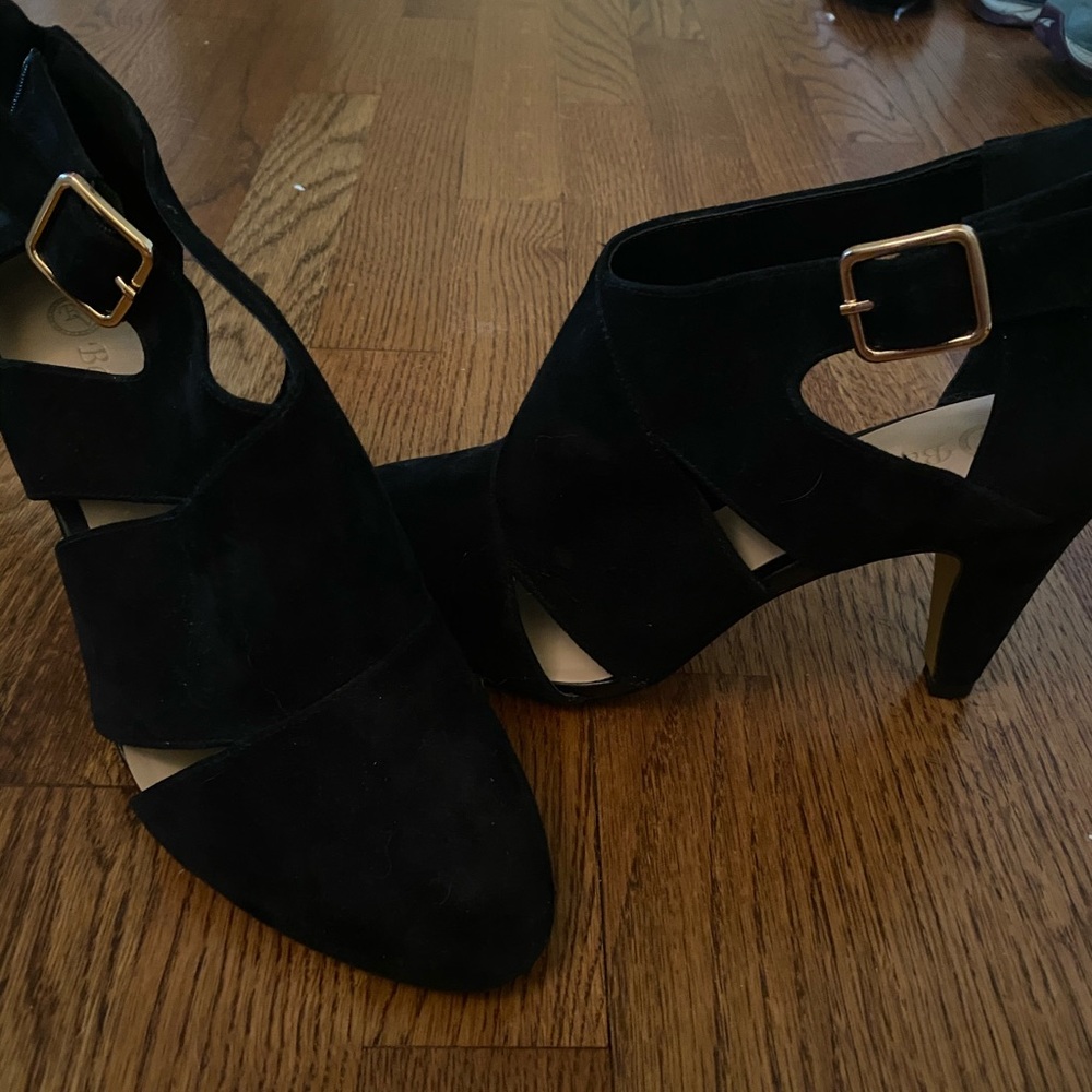 Suede ankle high black heels
